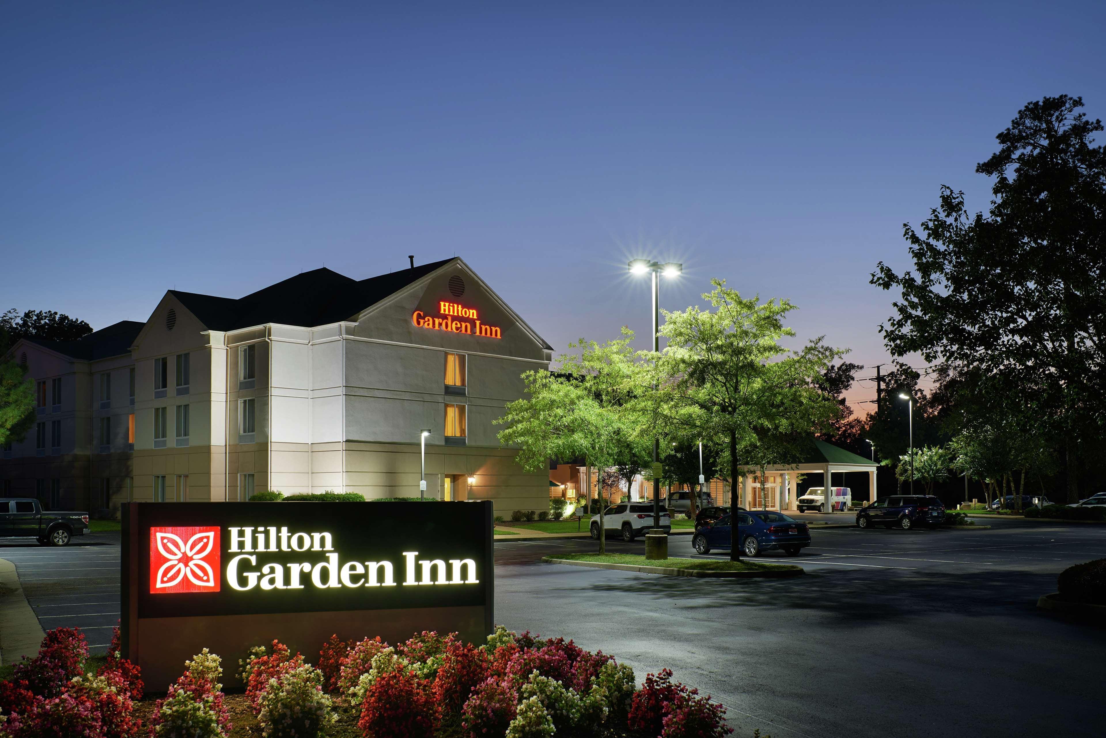 Hilton Garden Inn Newport News Esterno foto