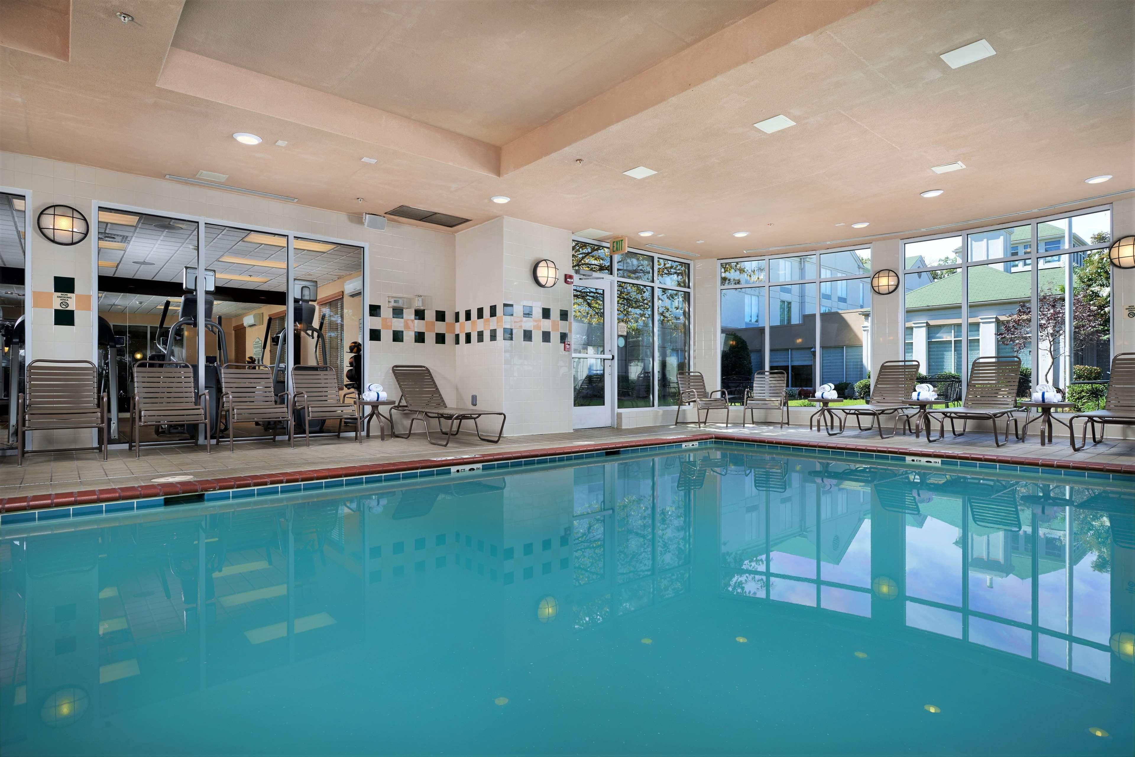 Hilton Garden Inn Newport News Esterno foto