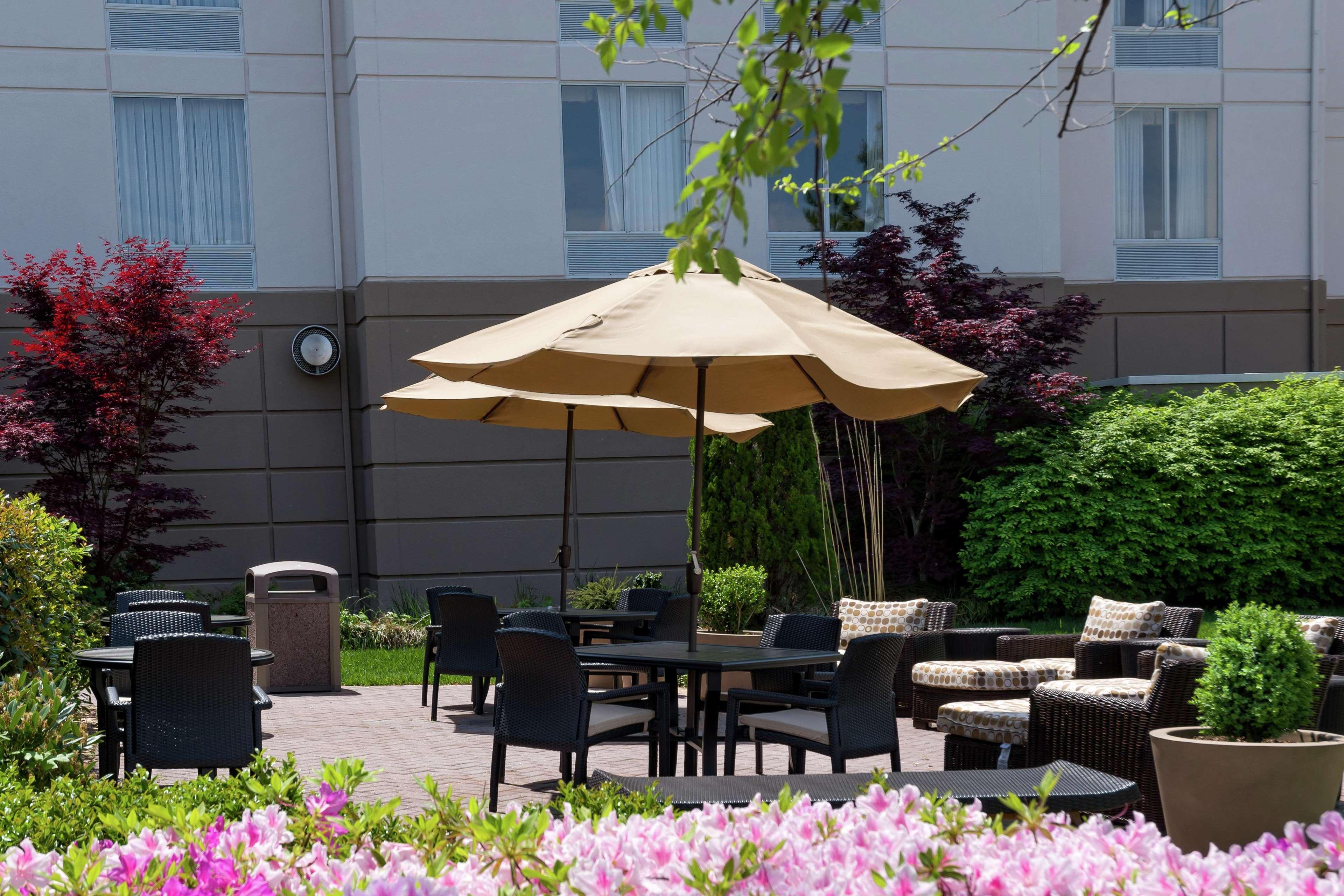 Hilton Garden Inn Newport News Esterno foto
