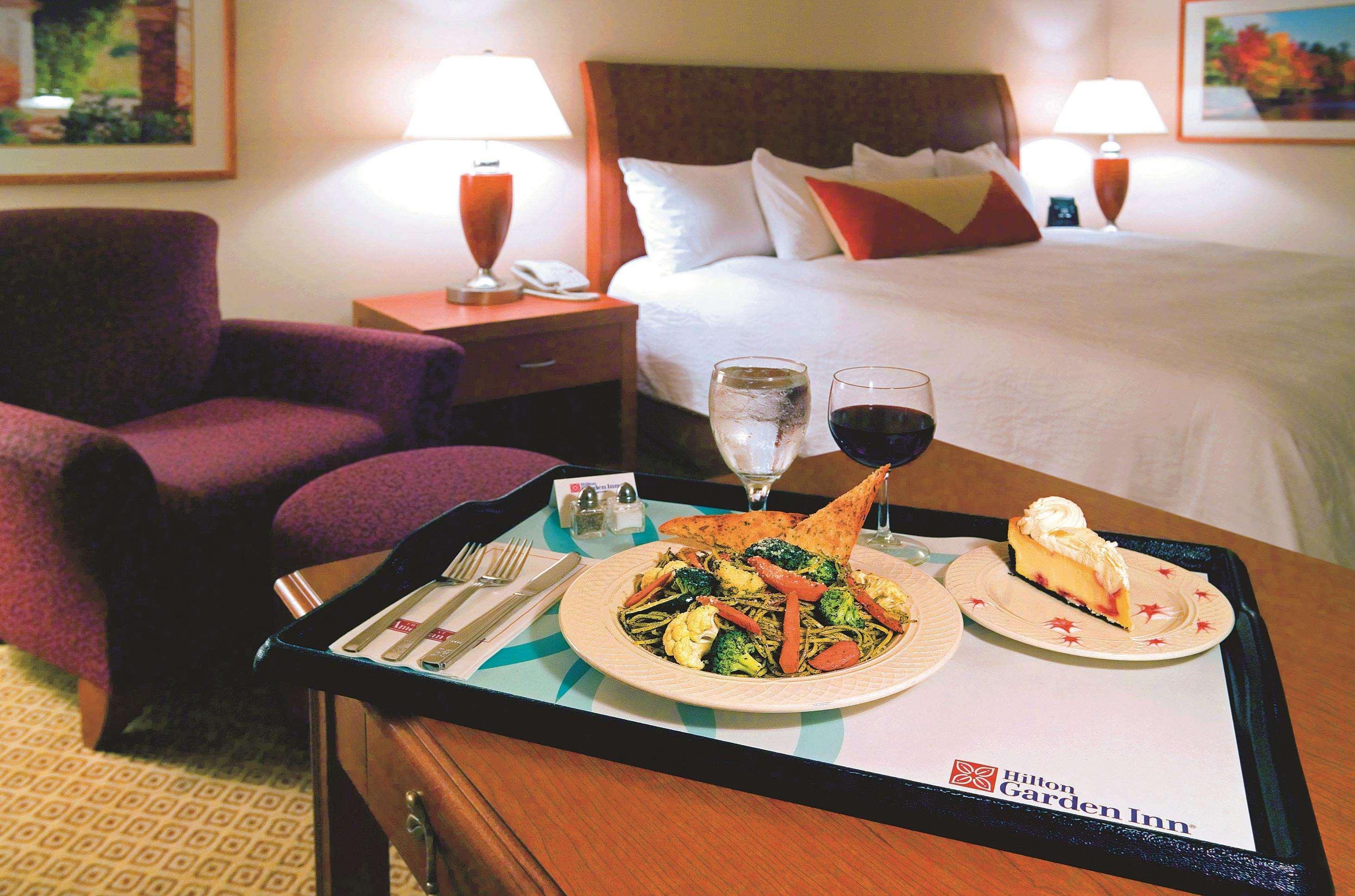 Hilton Garden Inn Newport News Esterno foto