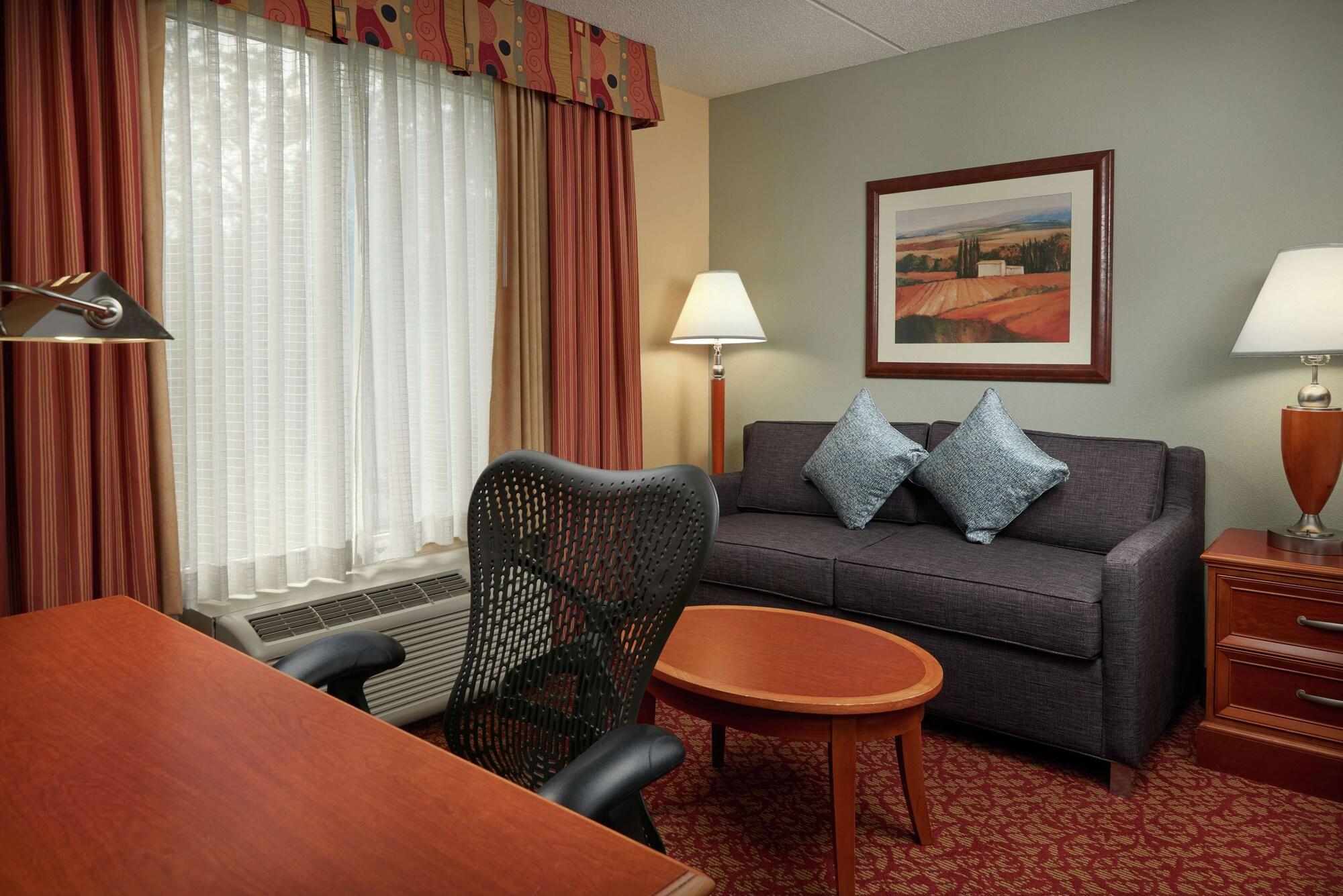 Hilton Garden Inn Newport News Esterno foto