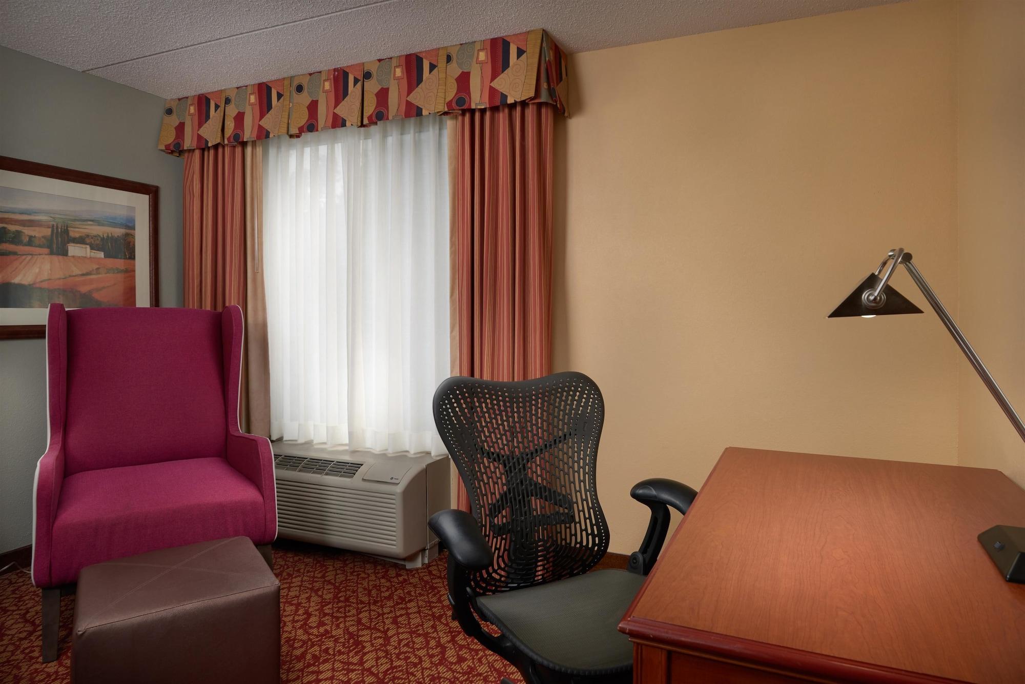 Hilton Garden Inn Newport News Esterno foto