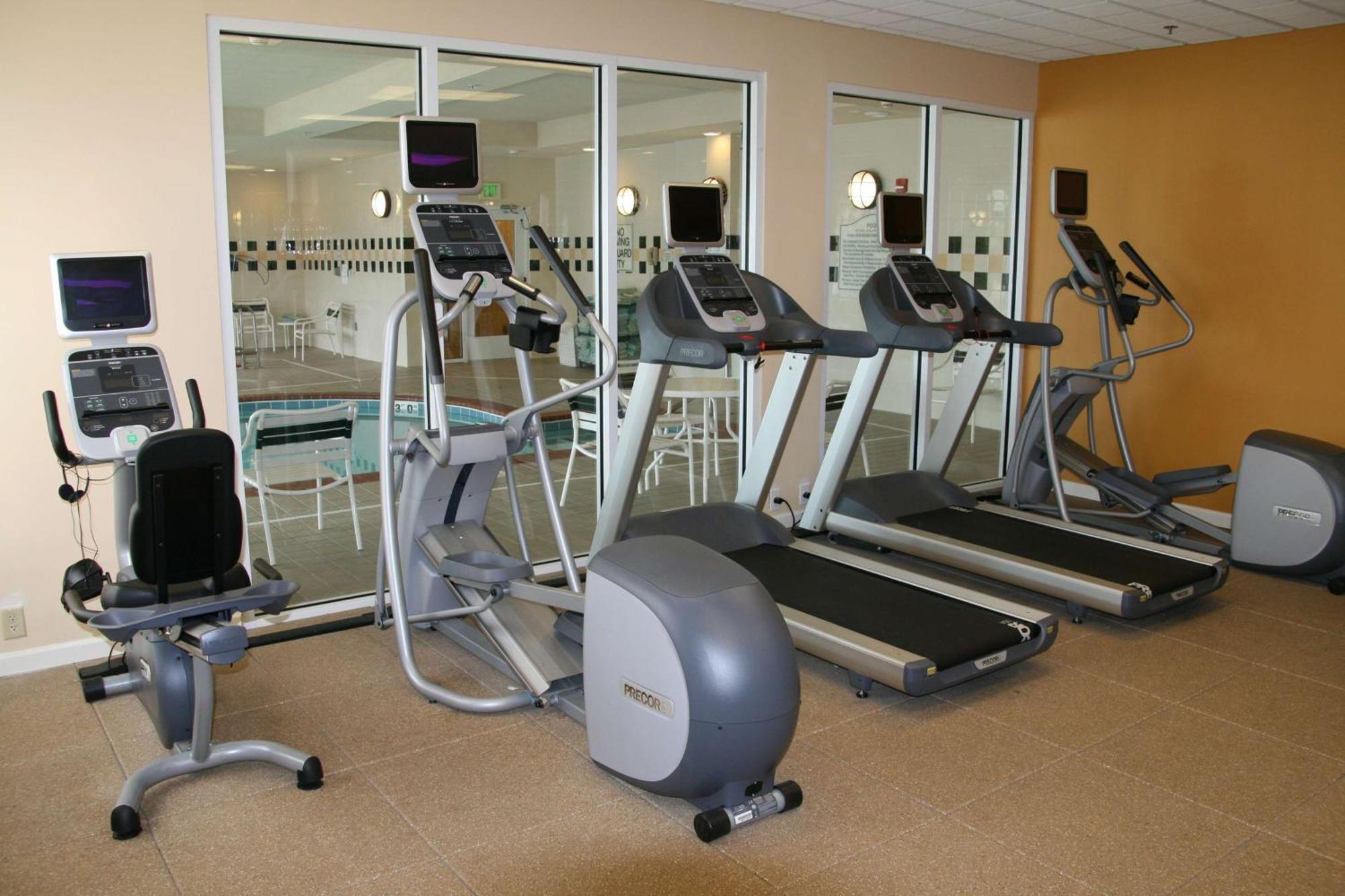 Hilton Garden Inn Newport News Esterno foto
