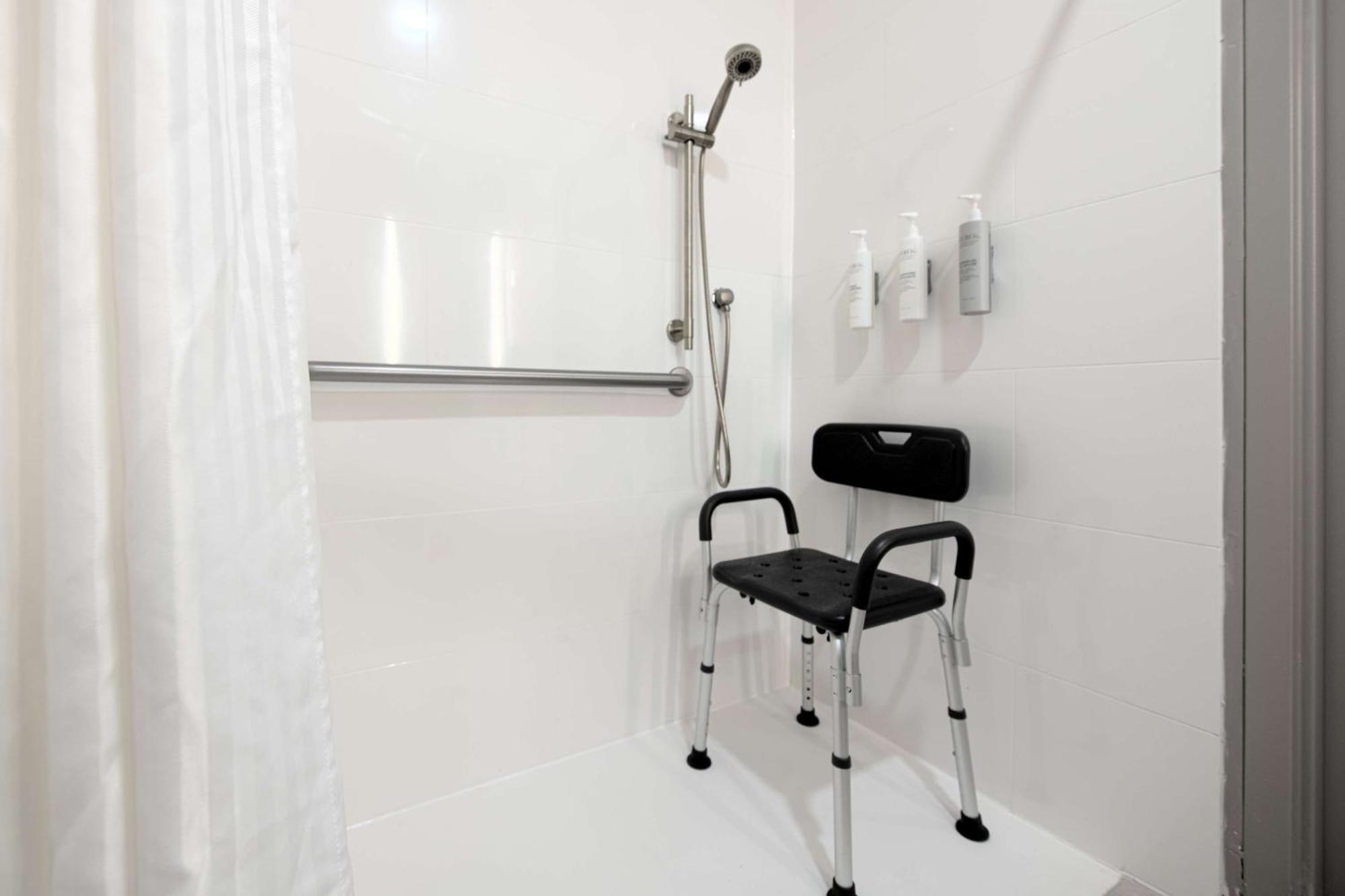 Hilton Garden Inn Newport News Esterno foto