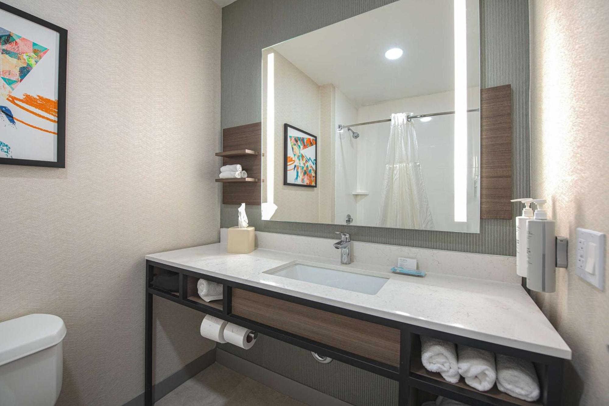 Hilton Garden Inn Newport News Esterno foto