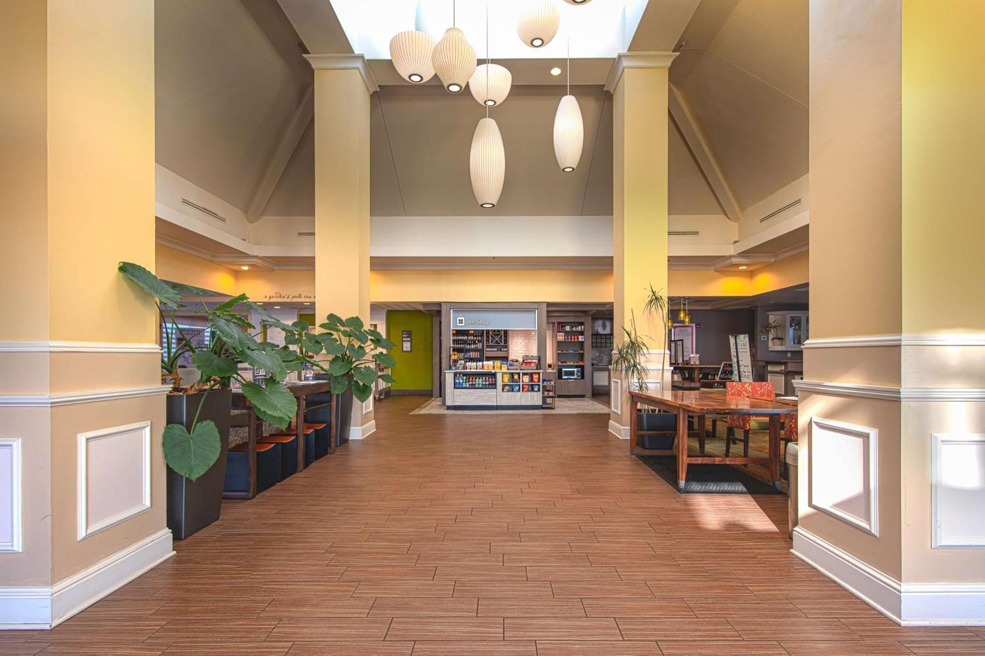 Hilton Garden Inn Newport News Esterno foto