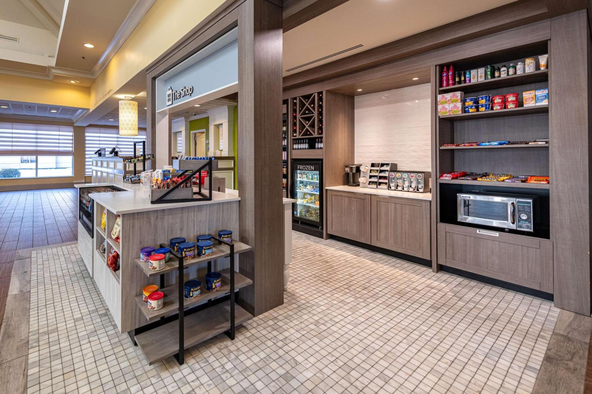 Hilton Garden Inn Newport News Esterno foto