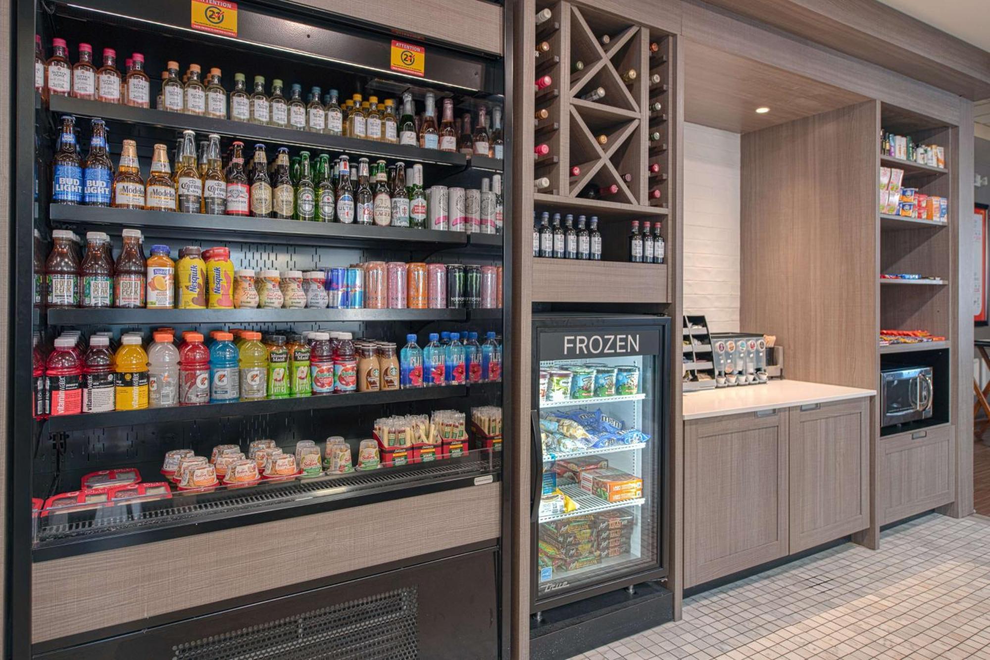 Hilton Garden Inn Newport News Esterno foto