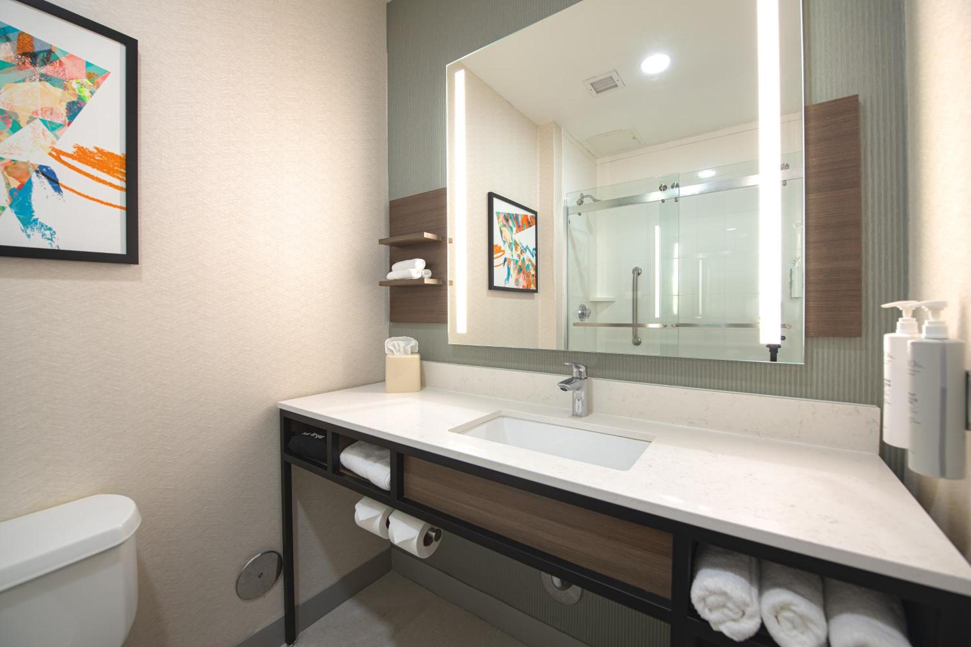 Hilton Garden Inn Newport News Esterno foto